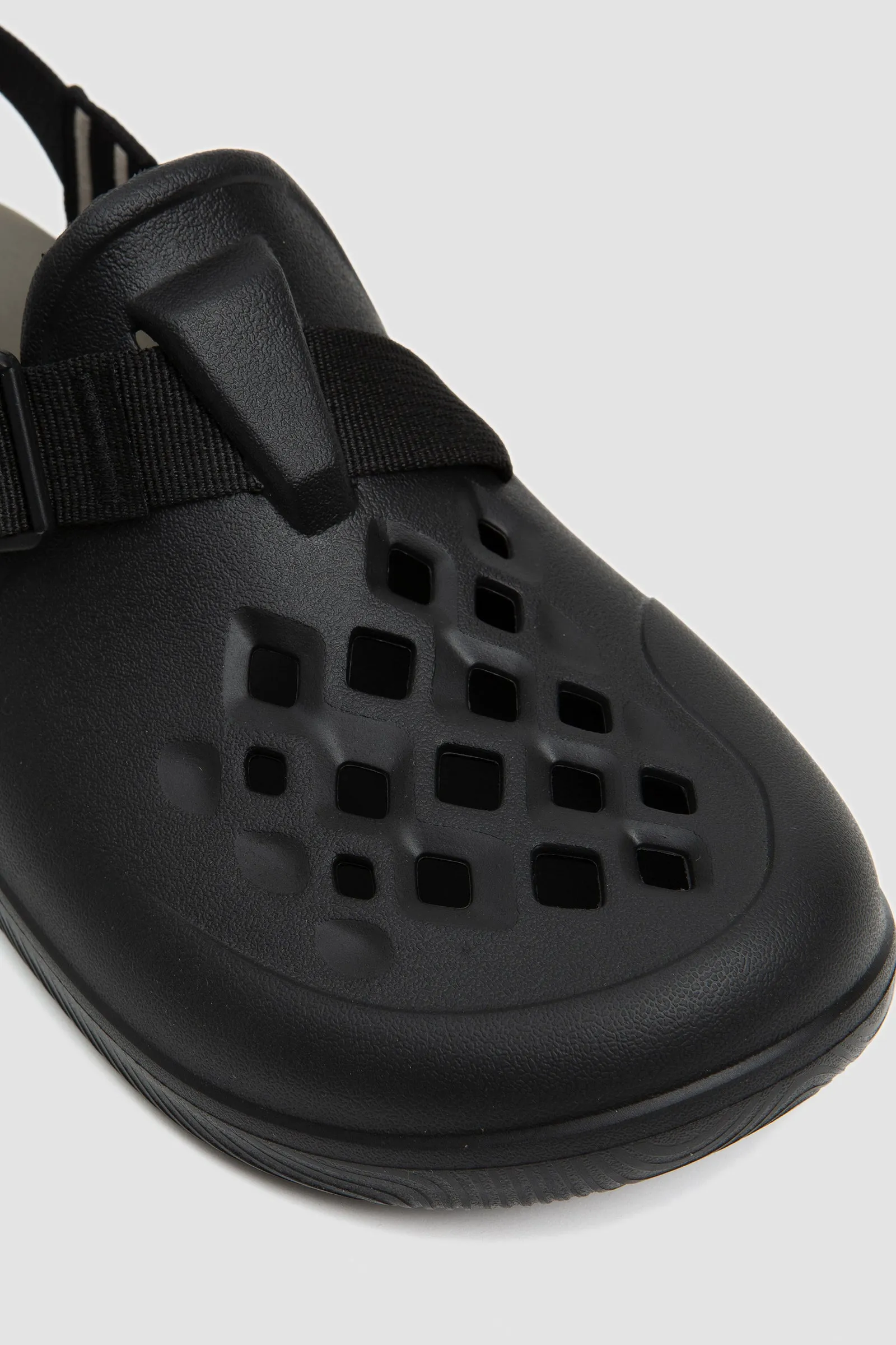 Chaco Chillos Clog Sandals Black