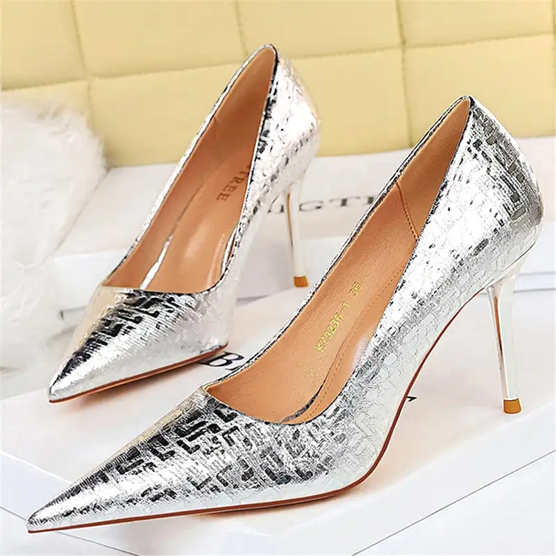 High Heels Gold Silver Pumps Pointed Toe Low Heels Lady Wedding Retro Luxury Shoes